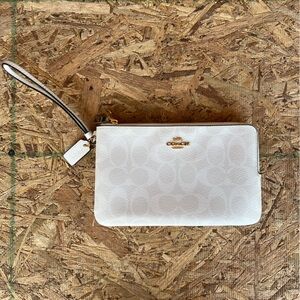 Brand new coach wristlet.